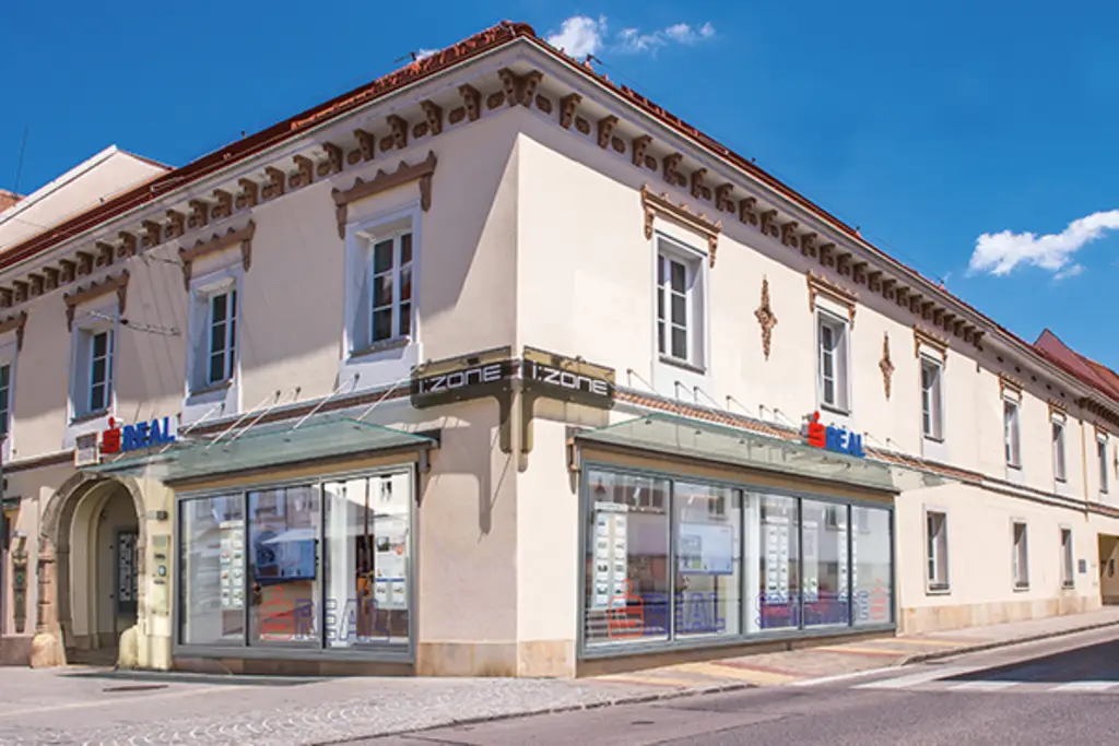 Gebäude sReal Wiener Neustadt